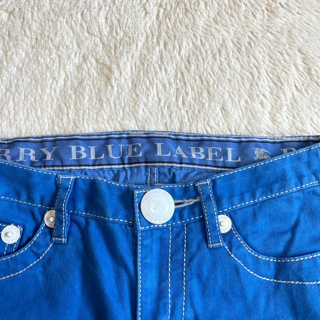 希少 バーバリーブルーレーベル ホースロゴ刺繍 デカロゴボタン デニムパンツ 青