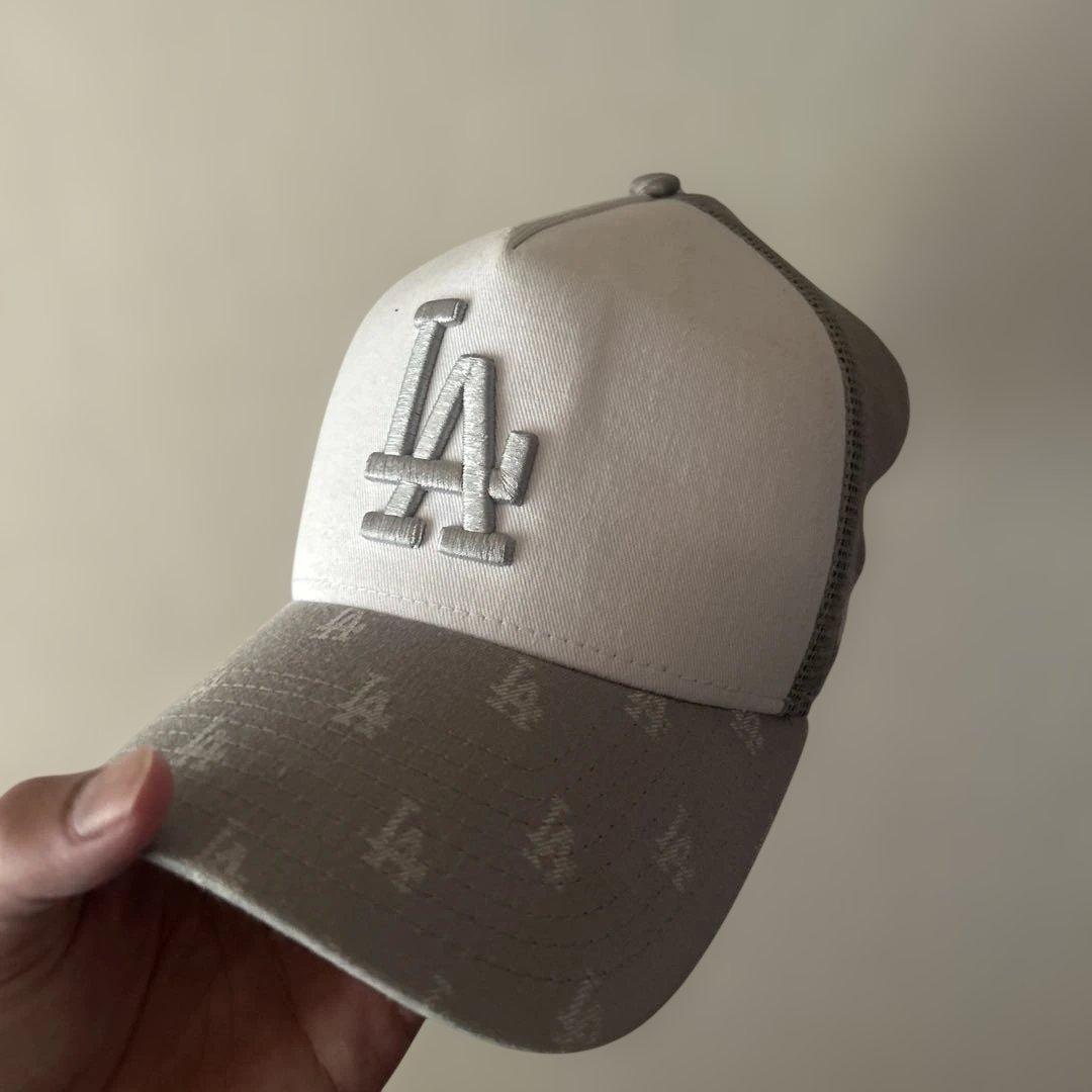 NEWERA ホワイトグレー LA メッシュ キャップ　9FORTY