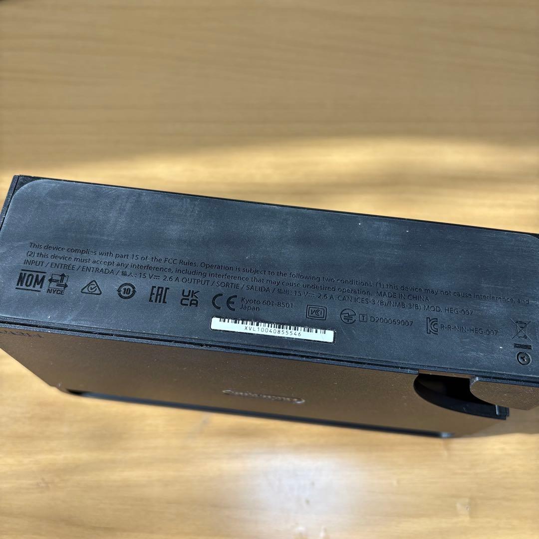 任天堂　Nintendo Switch 本体　コントローラー