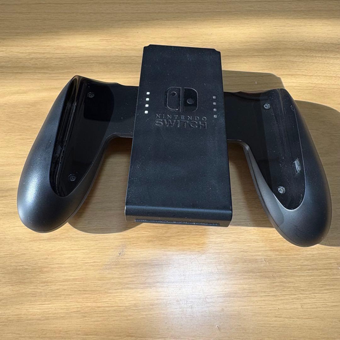 任天堂　Nintendo Switch 本体　コントローラー