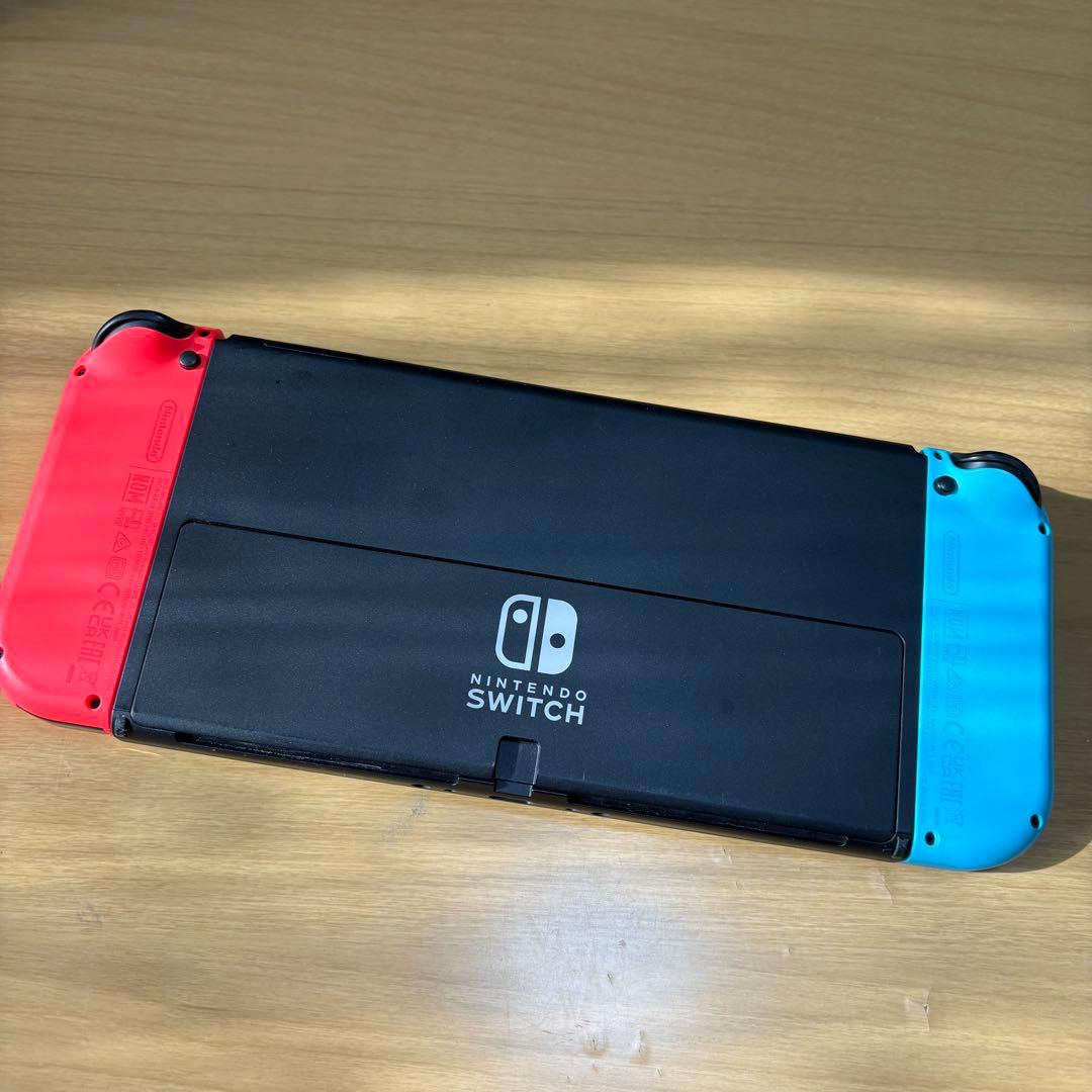 任天堂　Nintendo Switch 本体　コントローラー