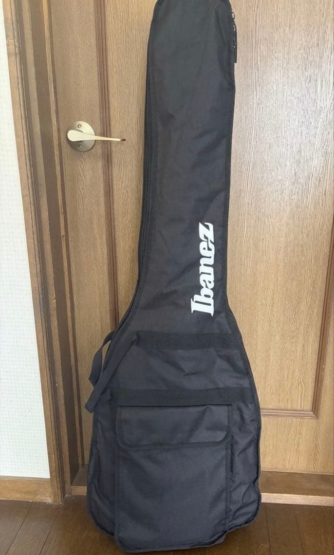 【超美品】Ibanez GSR200 ベース 4弦 ブラック ケース付