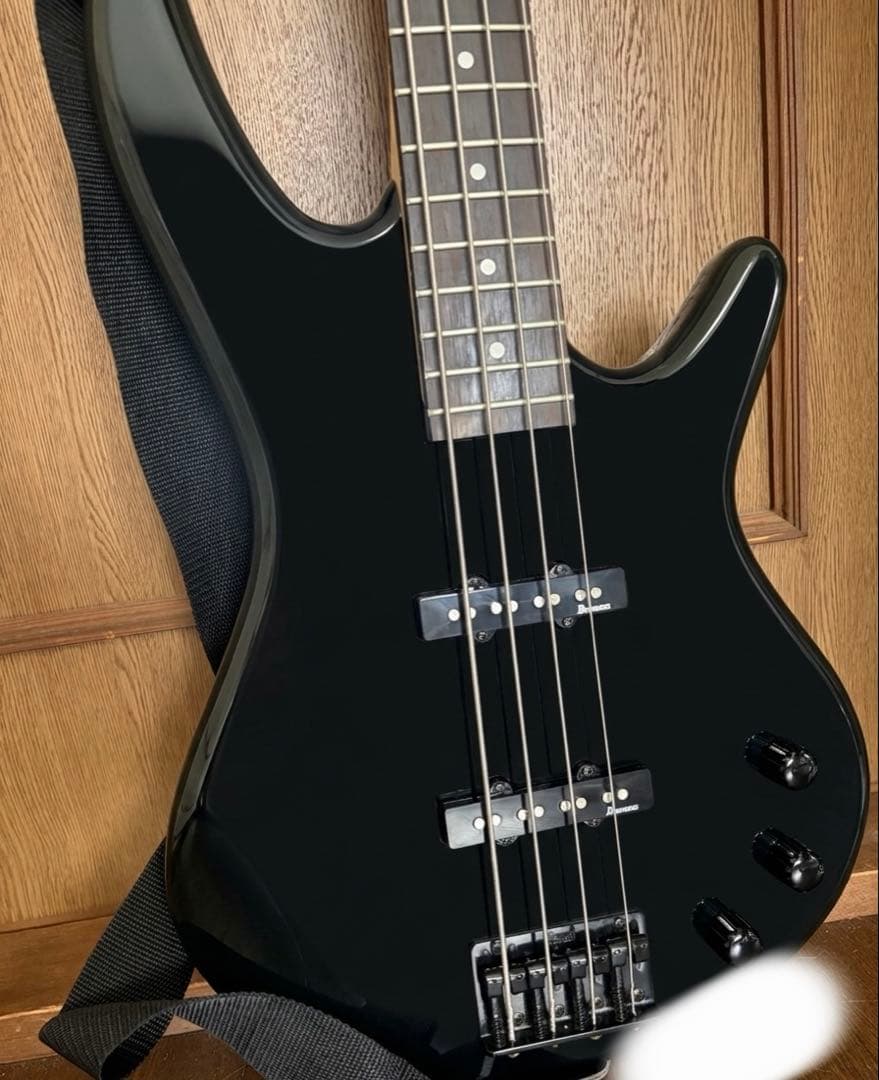 【超美品】Ibanez GSR200 ベース 4弦 ブラック ケース付