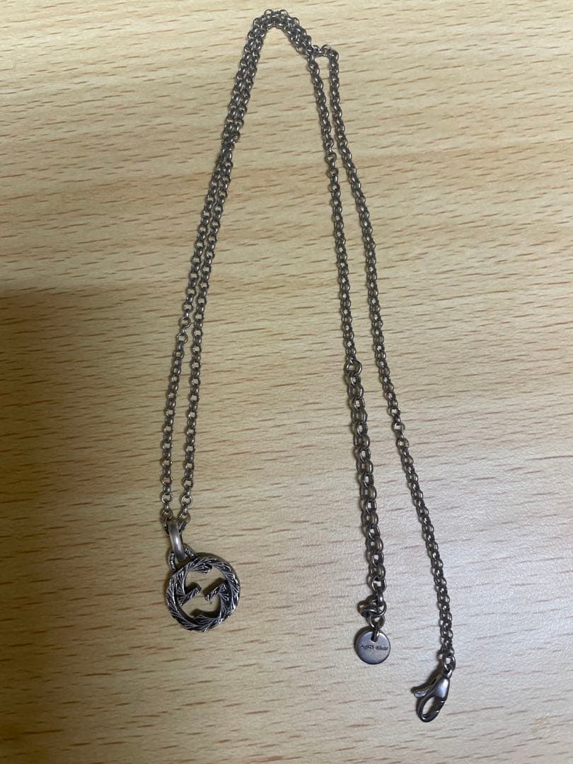 GUCCI 925シルバー ロゴペンダントネックレス
