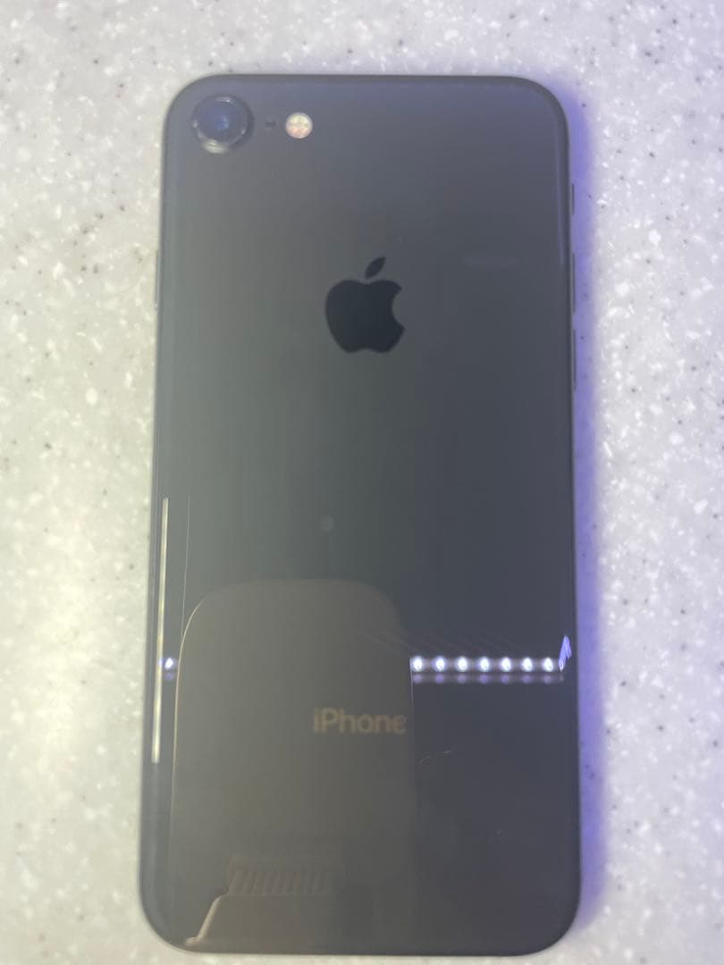 Apple iPhone 8 本体のみ