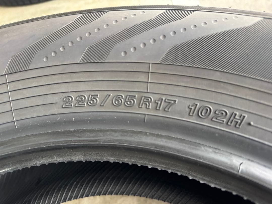 YOKOHAMA 225/65R17夏タイヤ　新車外し