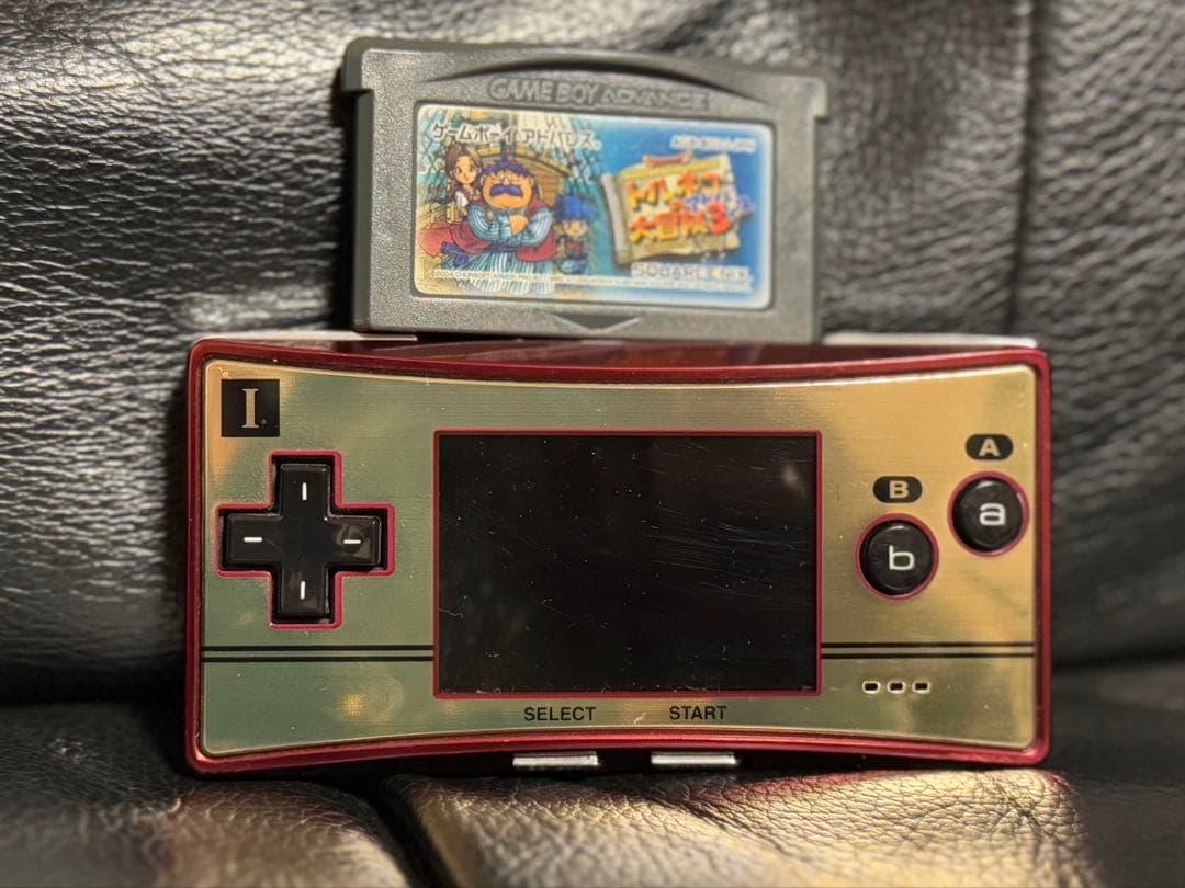 ゲームボーイミクロ本体　ファミコンカラー