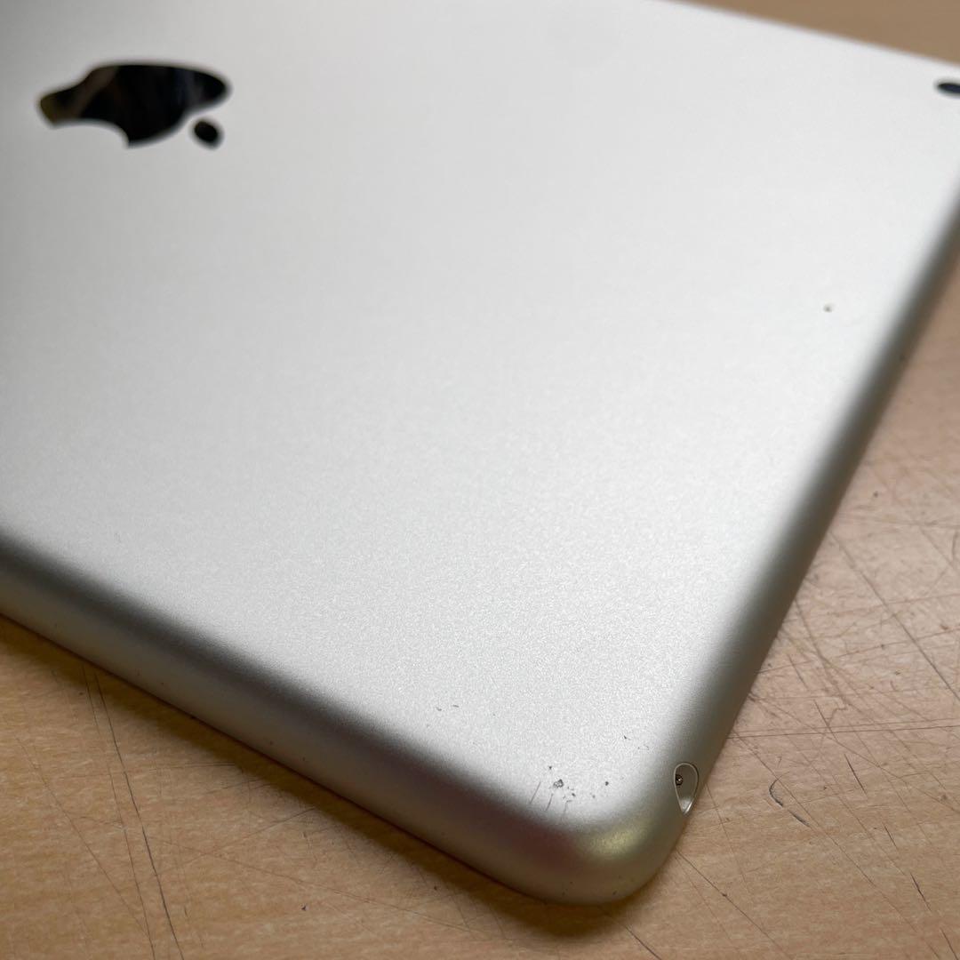 iPad 第8世代　A2270　Wi-Fi　シルバー　32GB 美品　ジャンク品