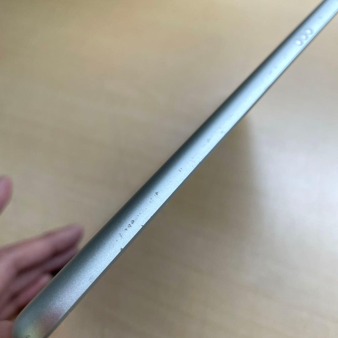 iPad 第8世代　A2270　Wi-Fi　シルバー　32GB 美品　ジャンク品