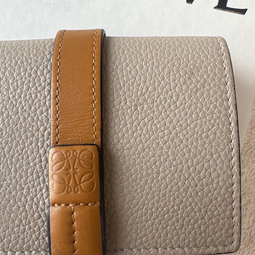 LOEWE トライフォールドウォレット　三つ折り財布　ライトオーツハニー