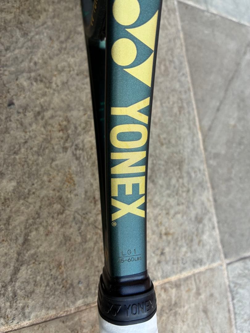 YONEX VCORE PRO 100 硬式テニスラケット G1 マットグリーン