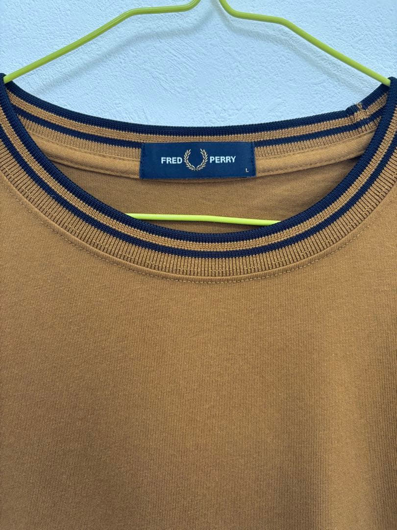 FRED PERRY ブラウン 長袖Tシャツ