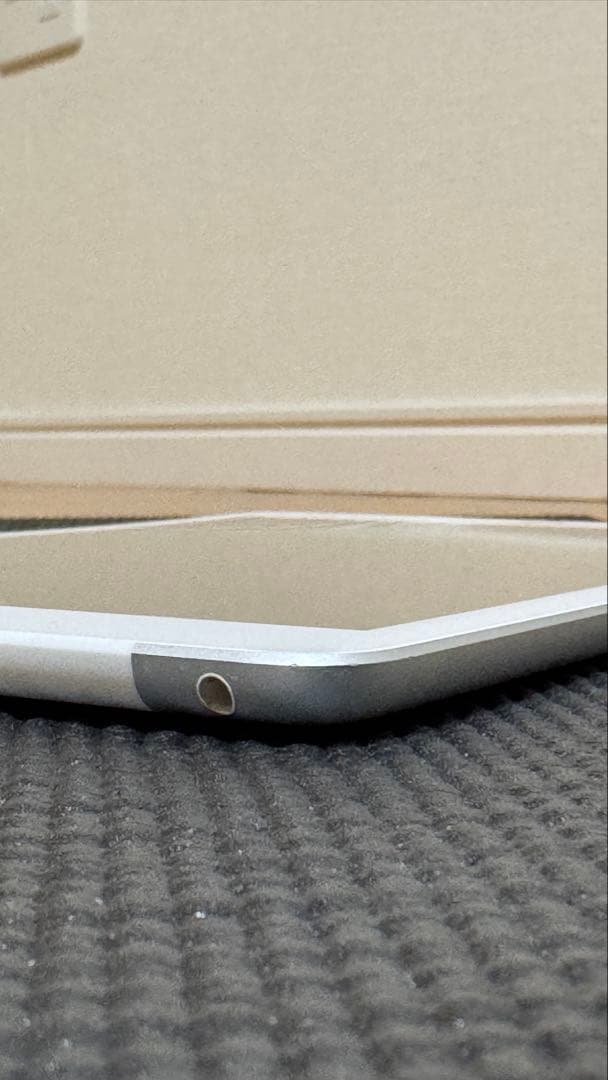 Apple iPad (第６世代) 32GB シルバー 本体