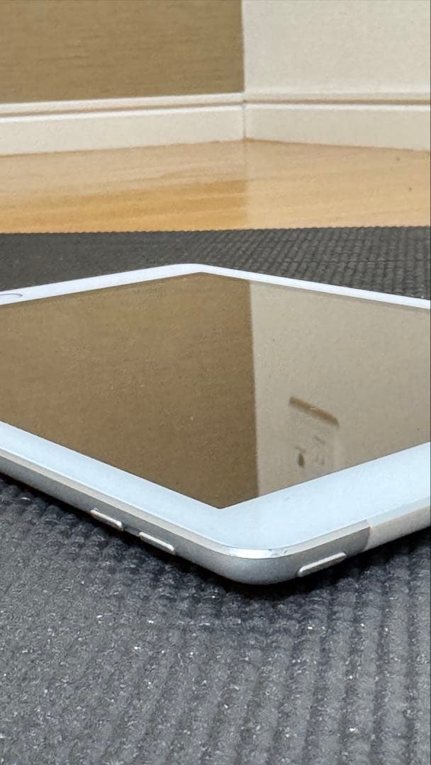 Apple iPad (第６世代) 32GB シルバー 本体
