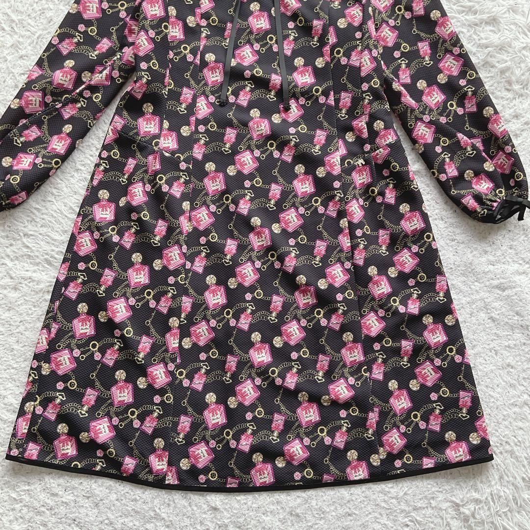 スーパービューティー ワンピース 総柄 胸元リボン 44/2XL 香水瓶 大きめ