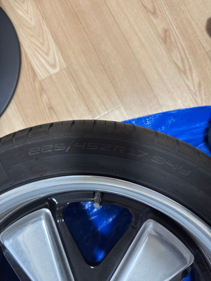 ポルシェ アロイホイール pcd112 MOMOタイヤ　225/45R17