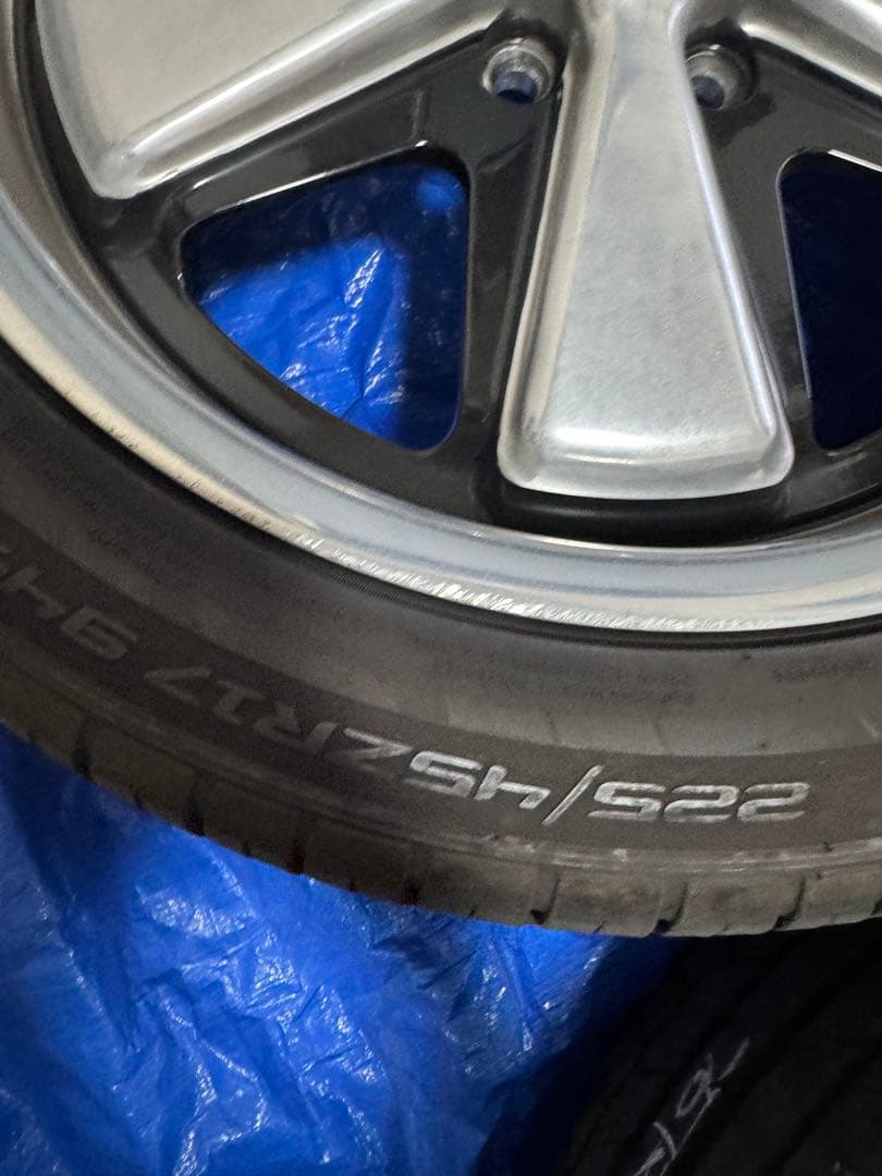 ポルシェ アロイホイール pcd112 MOMOタイヤ　225/45R17