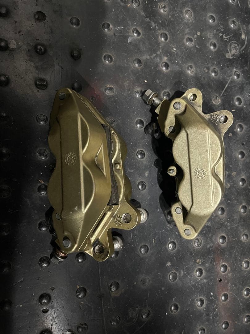 Brembo ブレーキキャリパー 2個セット ゴールド40mm 4ポッド美品