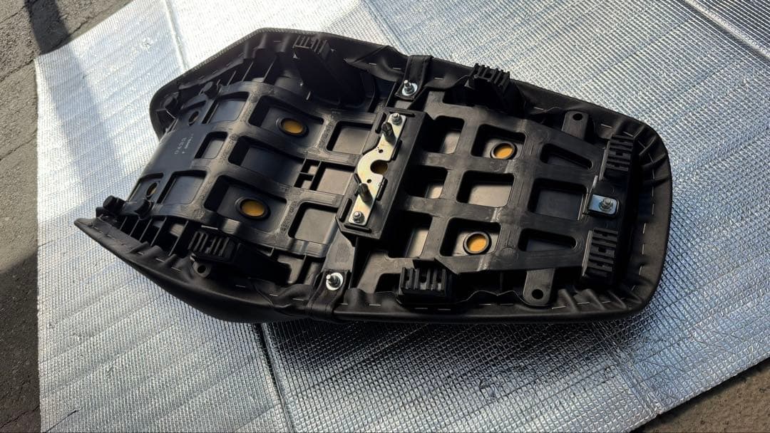 zx14r用 18年式　純正シート