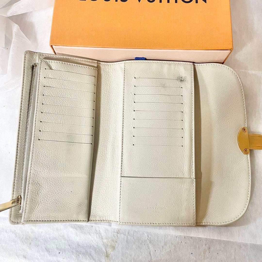 【至高の逸品】LOUIS VUITTONマヒナポルトフォイユアメリア三つ折り財布