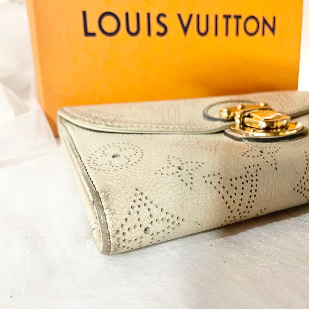 【至高の逸品】LOUIS VUITTONマヒナポルトフォイユアメリア三つ折り財布