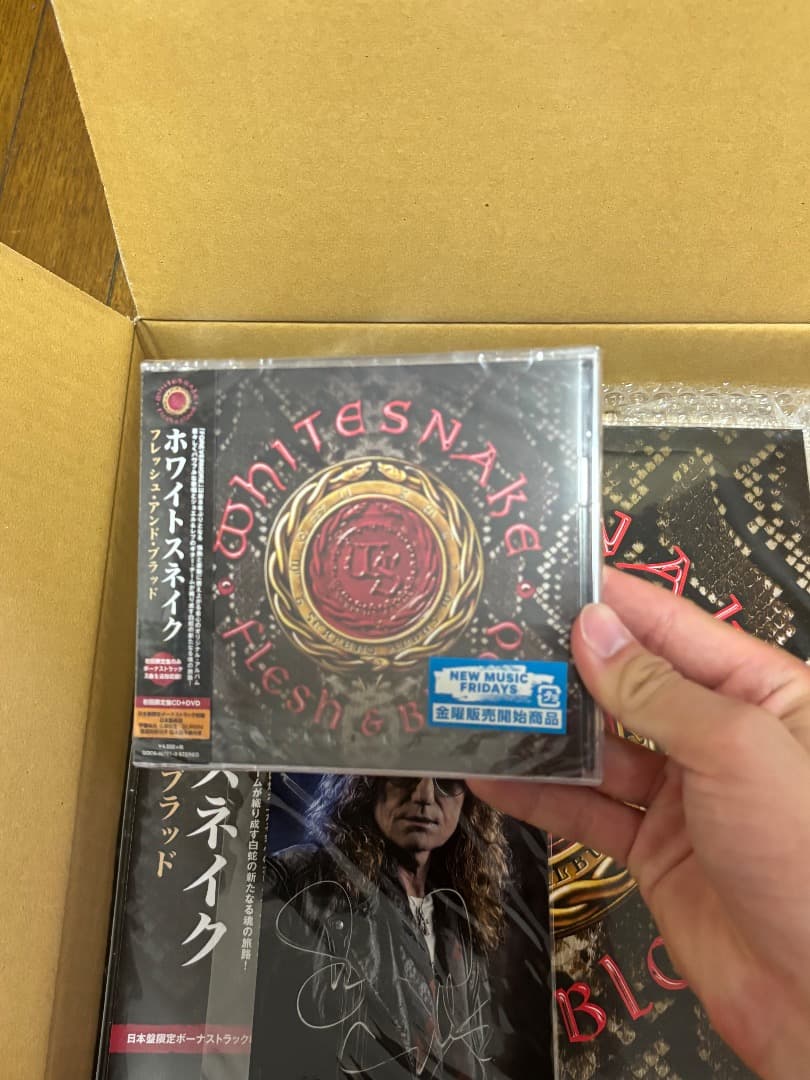 ホワイトスネイク フレッシュ・アンド・ブラッド CD・サイン入りポストカード付き