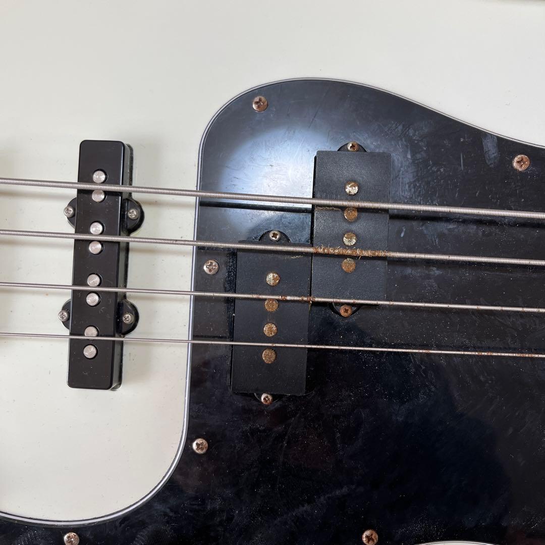 ク*チ様 Squier Fender エレキベース　ホワイト ダブルコイルピック