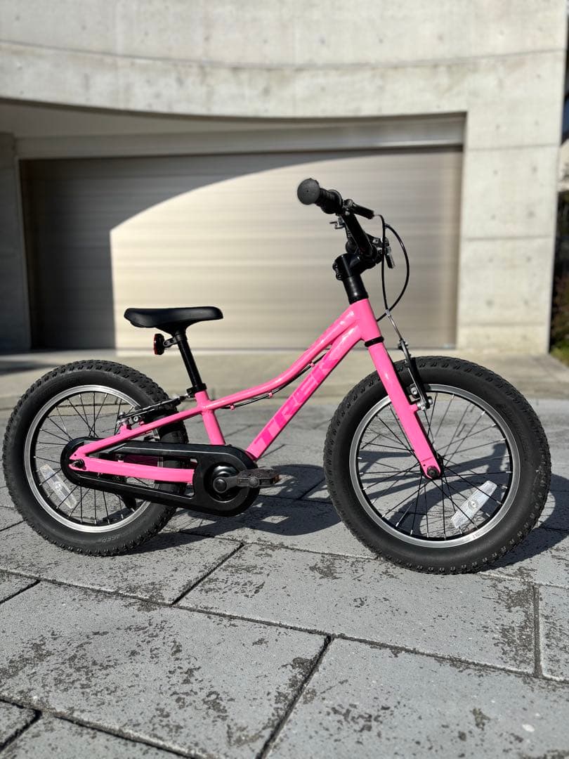 TREK Precaliber 16 ピンク （補助輪あり）