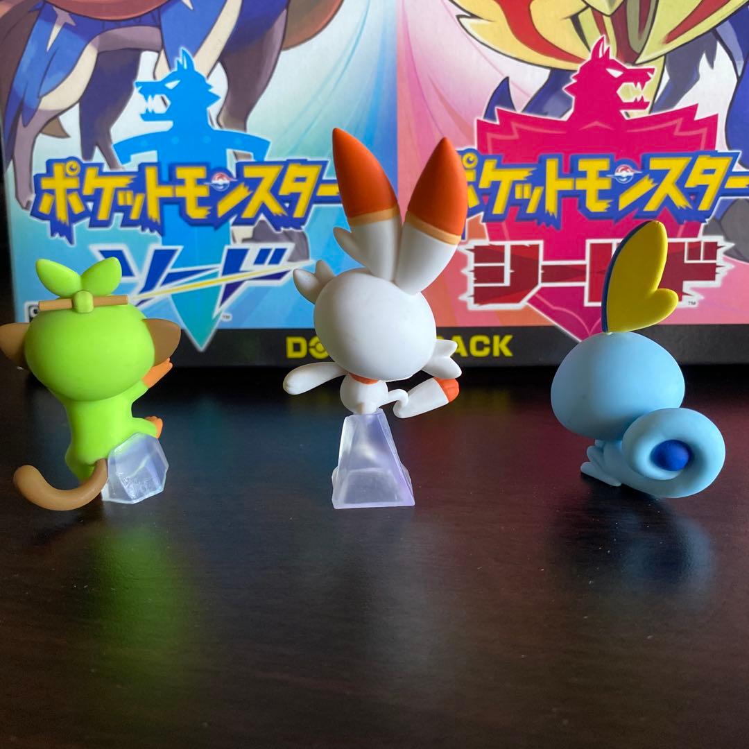 ポケモンソード・シールド ダブルパック　アートブック　フィギュアセット