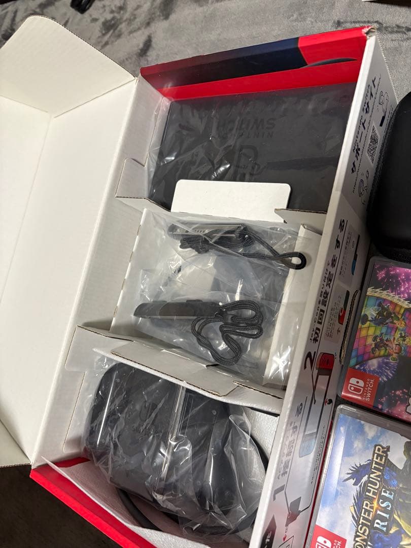 Nintendo Switch 本体 青/赤 + ソフト2本 + ケース