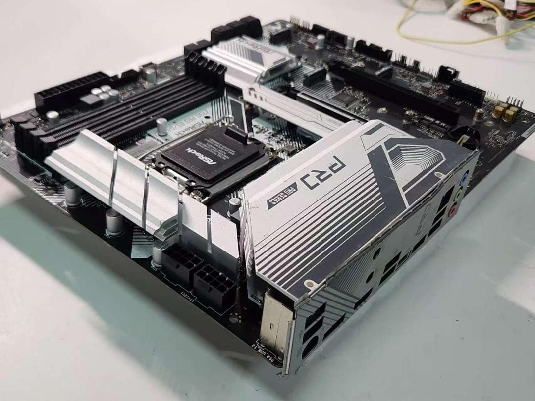 030600B ASROCK Z790 PRO RS/D4 マザーボード