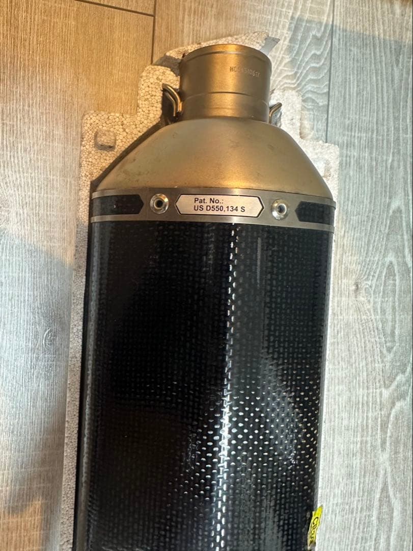 Akrapovic カーボンファイバー マフラー本体