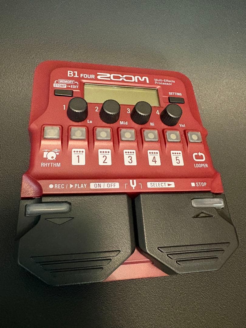 ZOOM B1 FOUR ベースエフェクター(公式電源アダプター付き)