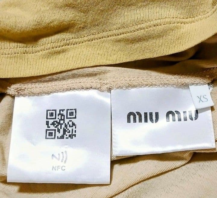 miu miu ベージュ 半袖Tシャツ