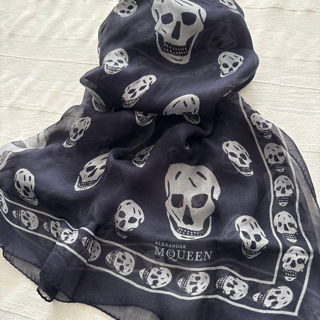 ALEXANDER McQUEEN シルクストール　スカル　スカーフ　ネイビー系