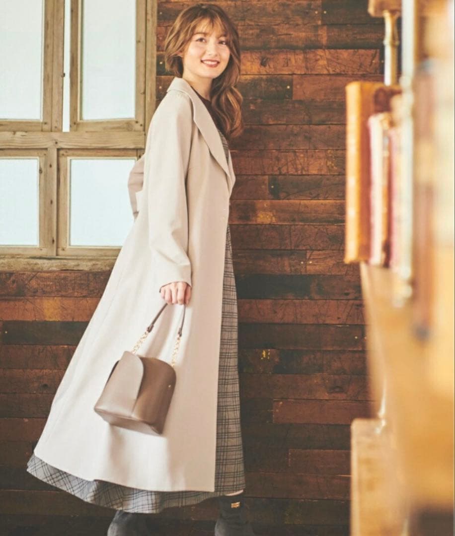 【美品】Noela バックフレアオータムコート