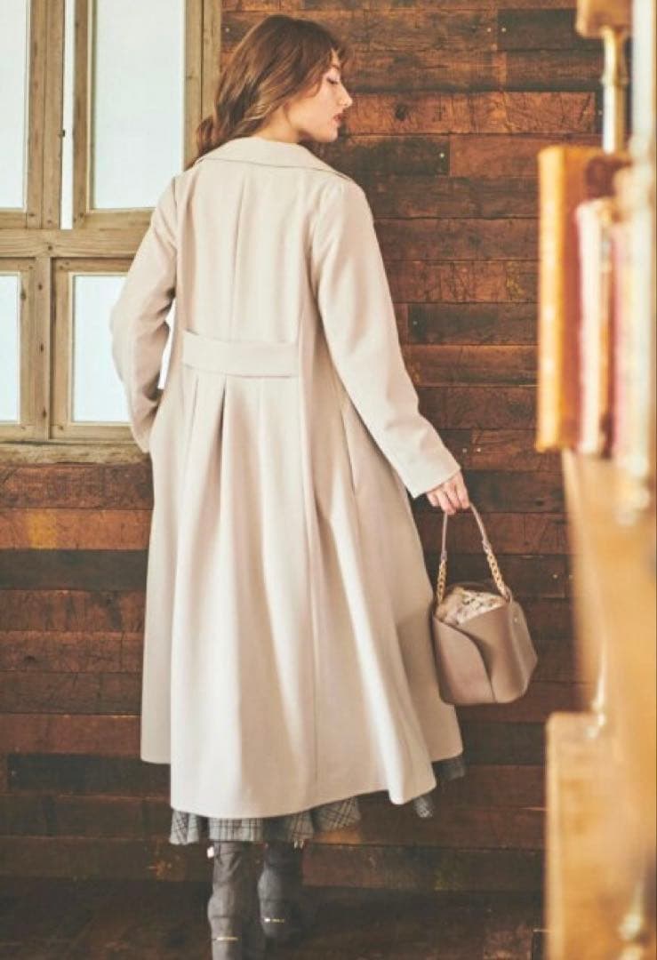 【美品】Noela バックフレアオータムコート