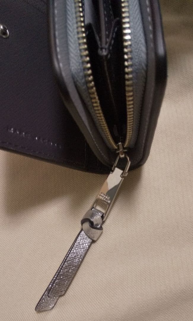 値下げしました！マークジェイコブス Mark Jacobs 二つ折り財布 未使用