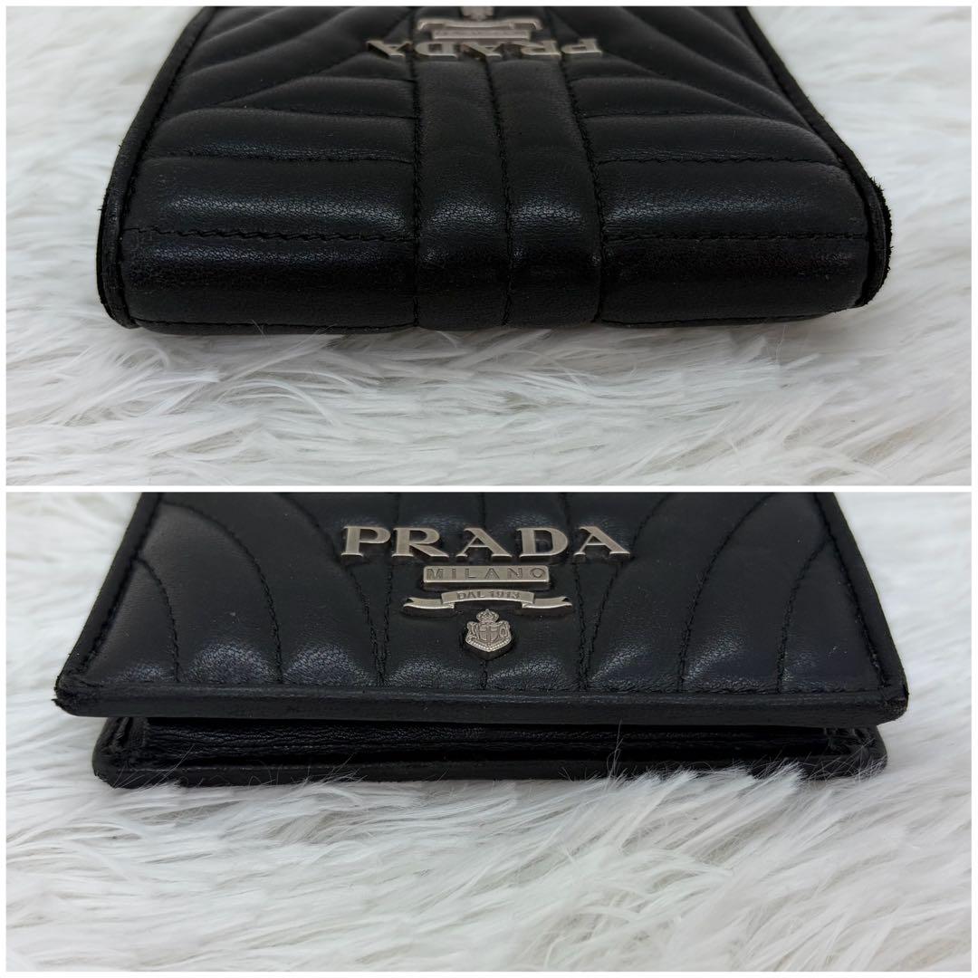 希少/美品✨プラダ 二つ折り財布 キルティング ロゴ レザー 黒