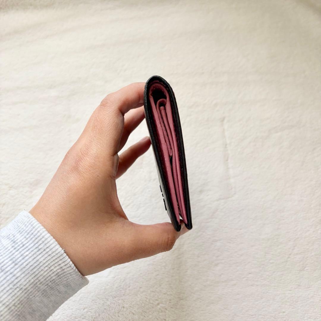 ✨正規品✨ PRADA プラダ　二つ折り財布　ゴールド金具