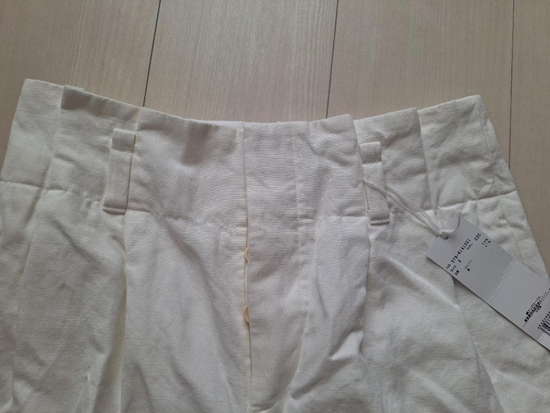 MARGARET HOWELL 新品　白　ハーフパンツ 新品　サイズ２