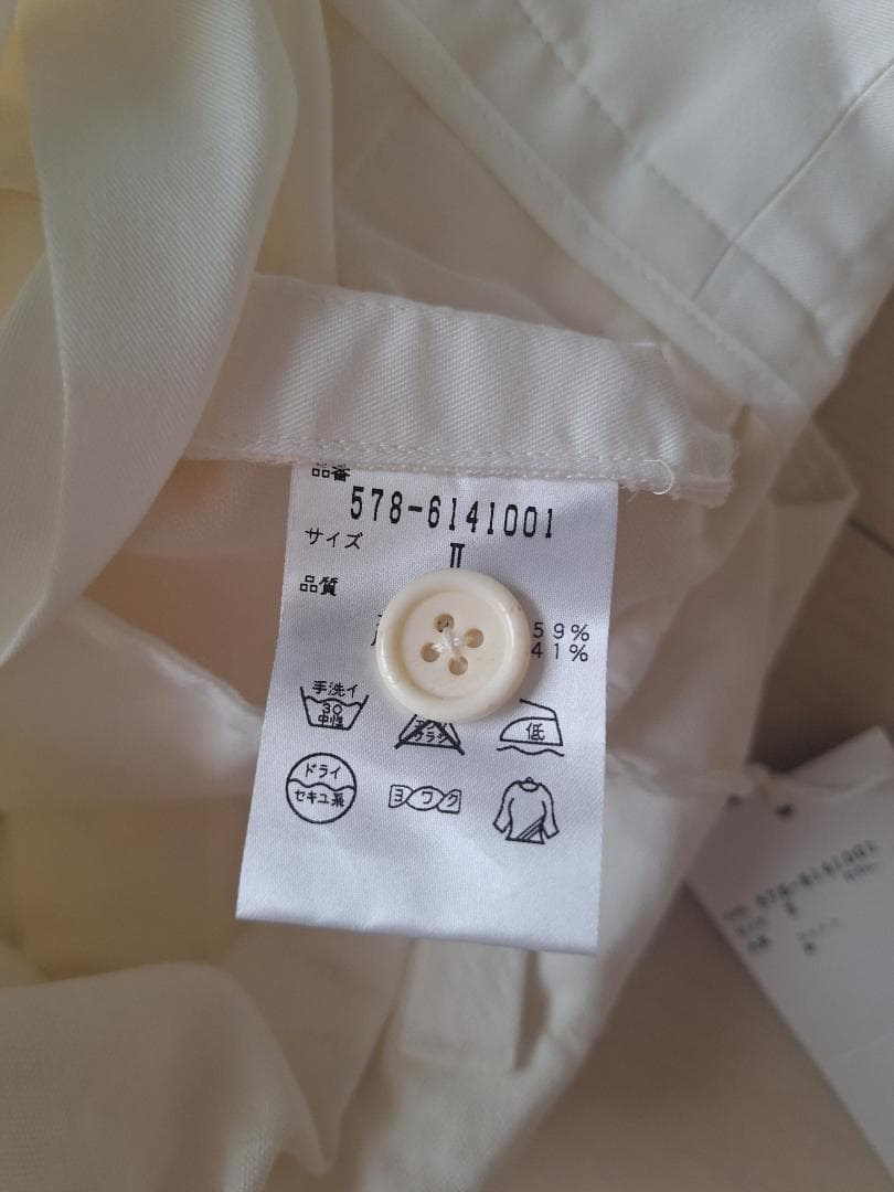 MARGARET HOWELL 新品　白　ハーフパンツ 新品　サイズ２