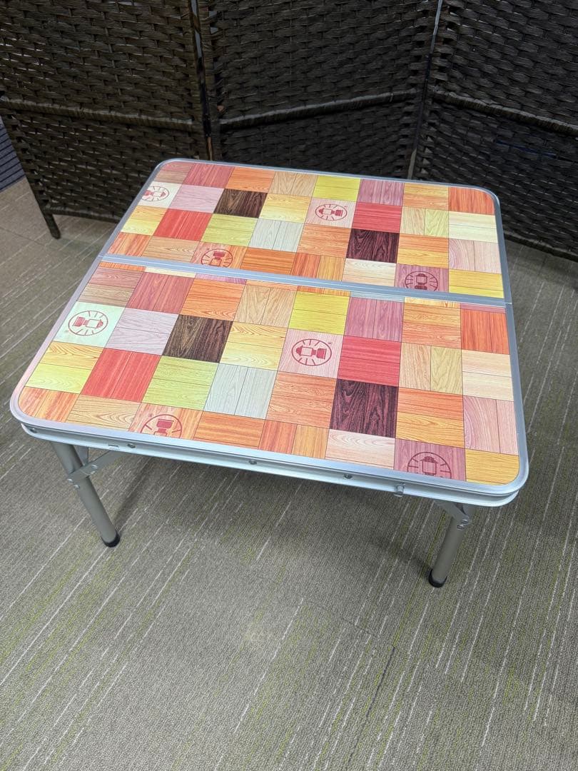 【美品】Coleman ナチュラルモザイク　リビングテーブル　60プラス