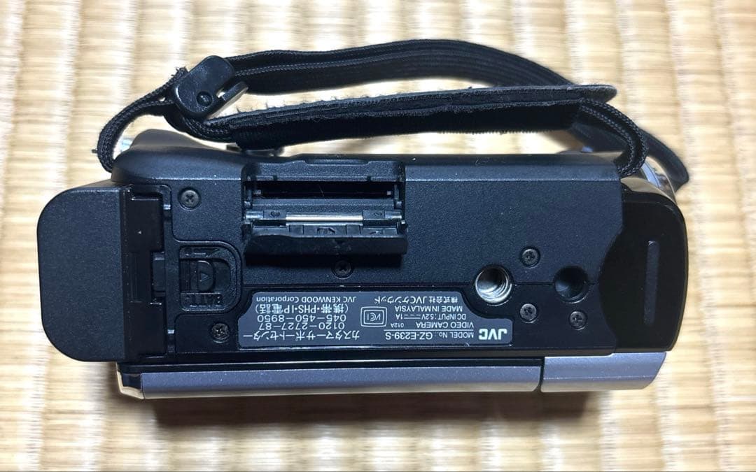 ビデオカメラ JVC Everio GZ-E239-s シルバー
