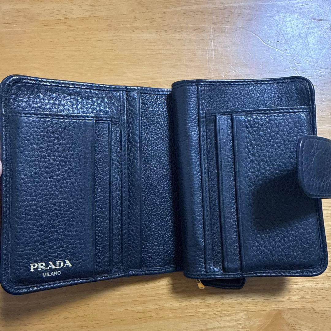 ア*。様 PRADA財布
