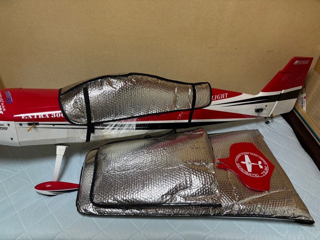 ラジコン飛行機78インチEXTRA 300 EXTREME FLIGHT