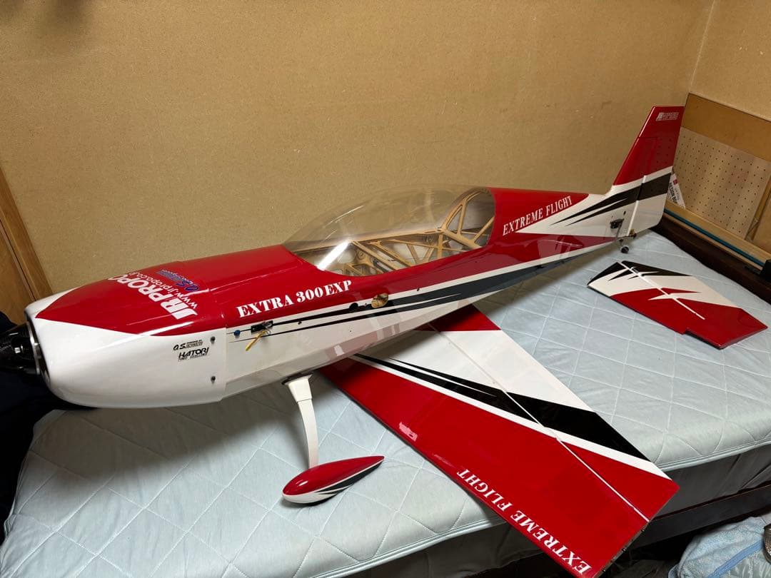 ラジコン飛行機78インチEXTRA 300 EXTREME FLIGHT