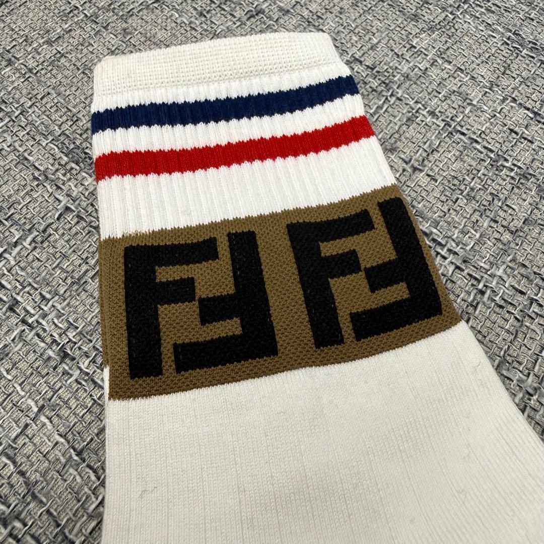 Fendi ホワイトソックス ストライプ付き