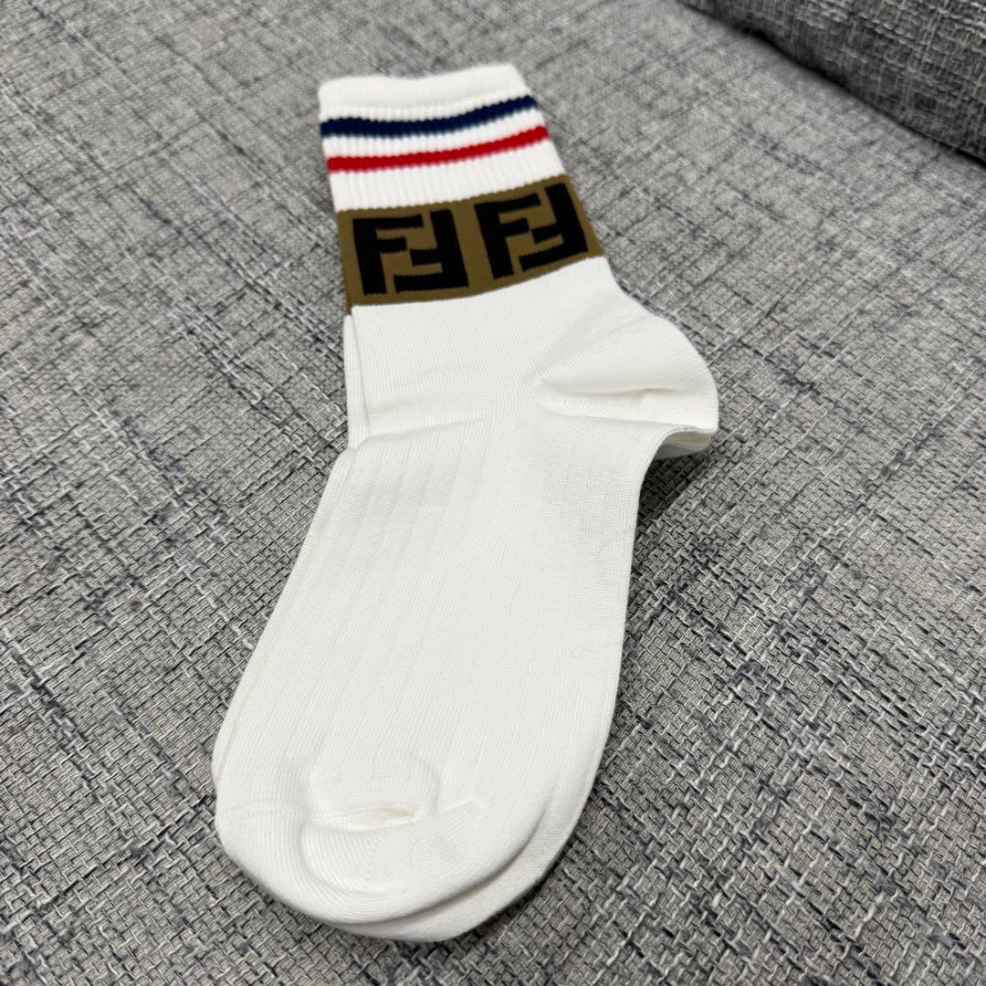 Fendi ホワイトソックス ストライプ付き