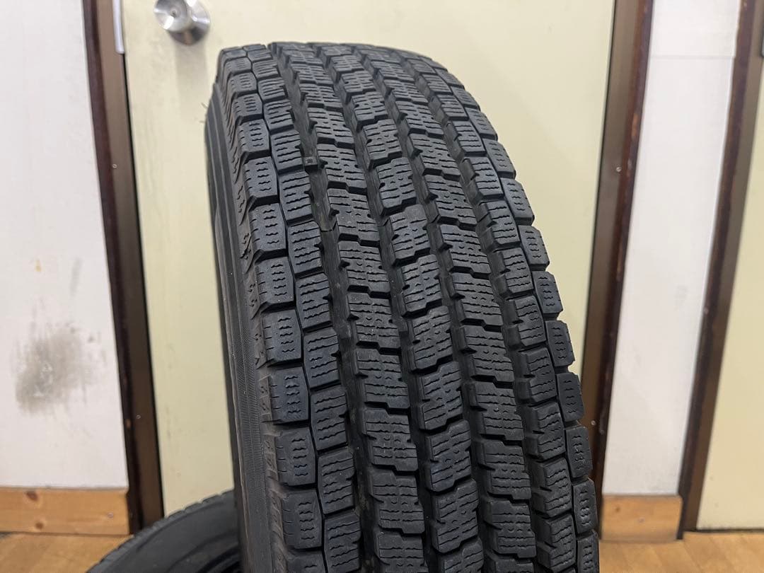 2022年製 ヨコハマ 中古冬タイヤ 195/80R15 LT 4本セット
